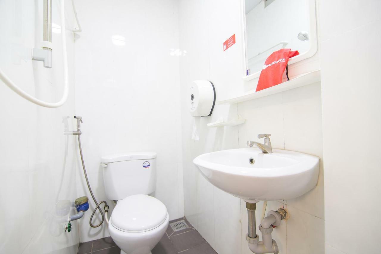Hotel Reddoorz Near Khu Che Xuat Tan Thuan 2 Thành Pho Ho Chí Minh Esterno foto